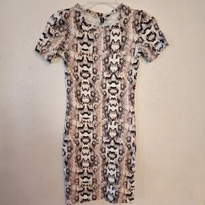💕5 For $20 Divided Short Fitted Jersey Snakeskin Pattern Dress Size 2